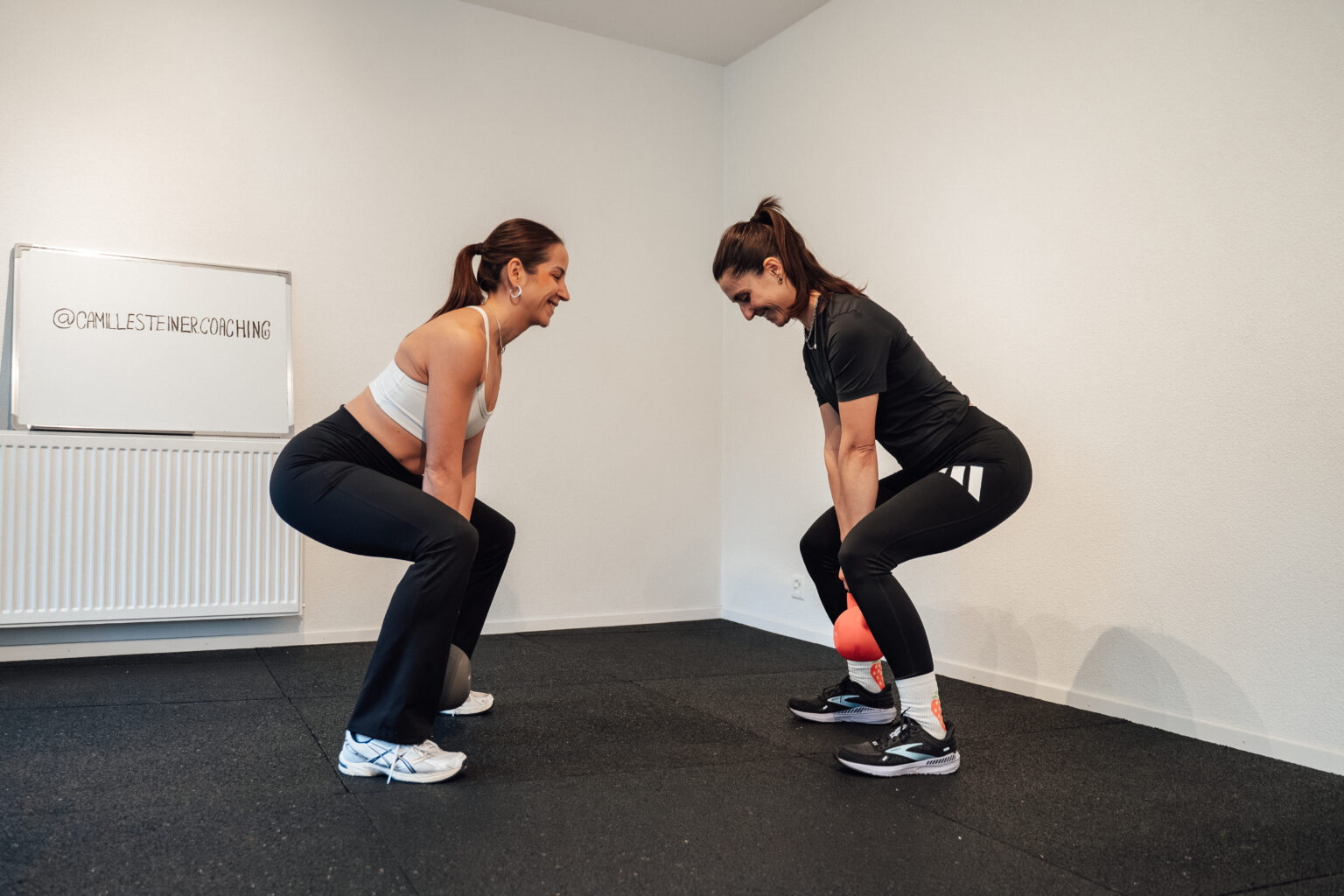 Exercice de renforcement fonctionnel encadré par Camille Steiner lors d’un coaching à Neuchâtel